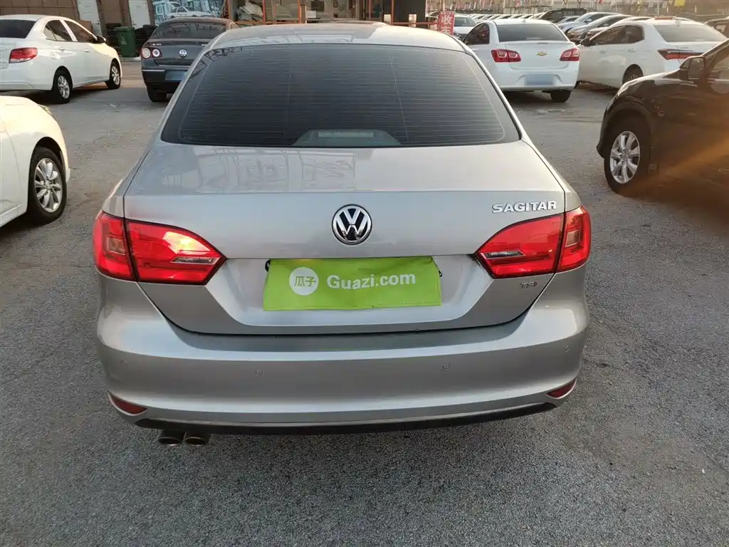 Volkswagen Sagitar 2014 1.4TSI Automatic Luxury фото 5