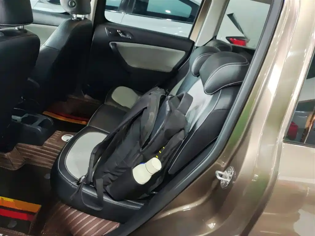 Škoda Yeti 2017 TSI280 DSG Advance фото 17