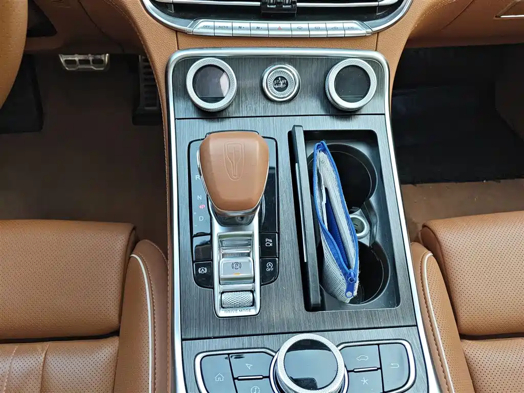 Hongqi H9 2023 Model 2.0T Smart Connect Flagship Edition фото 11