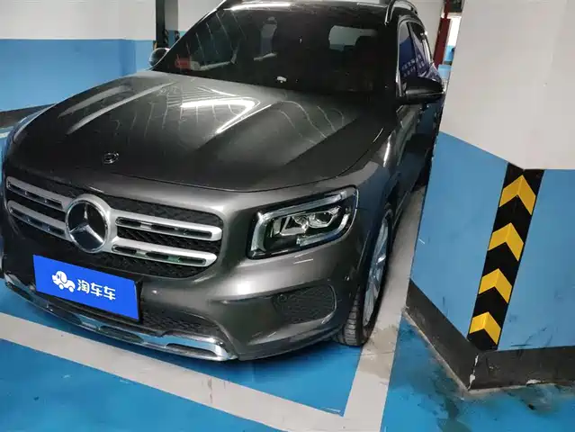 MERCEDES-BENZ GLB