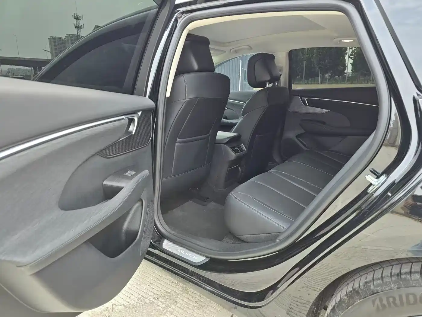Buick LaCrosse 2024 2023 28T Premium Edition