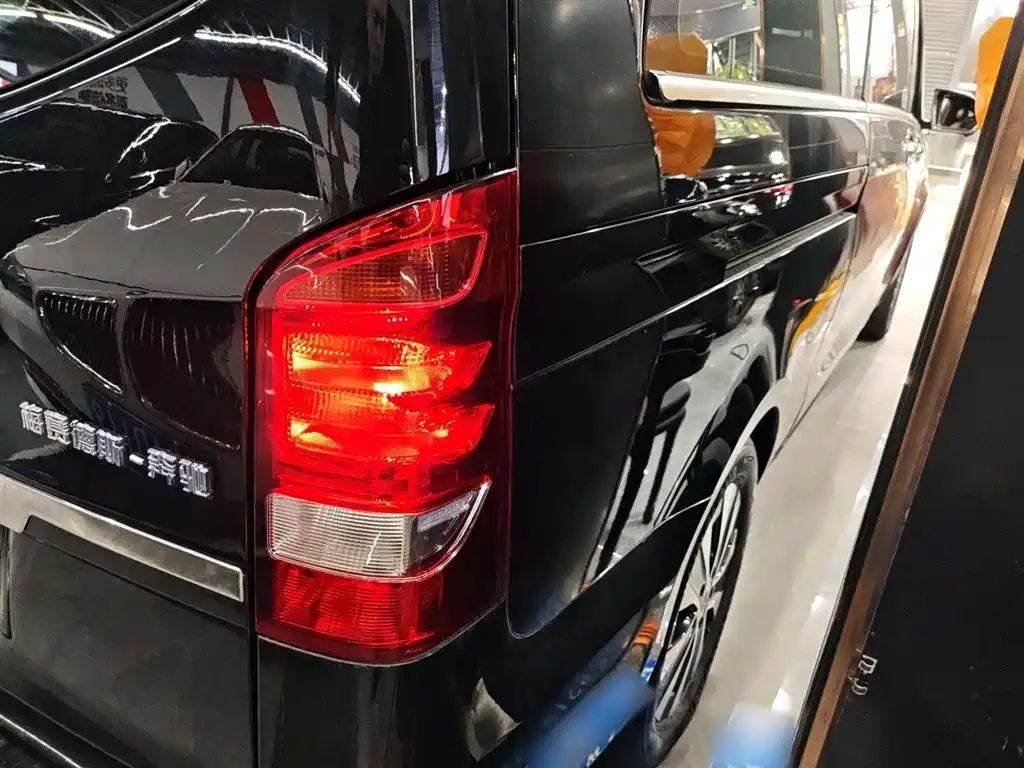 Mercedes-Benz Vito 2021 2.0T Elite 7-Seater фото 24