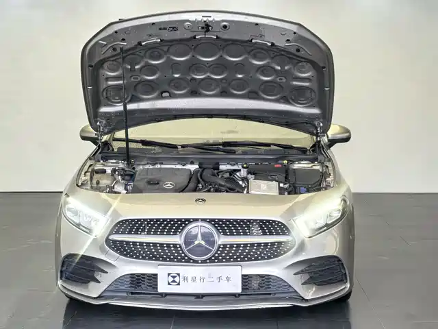Mercedes-Benz A-Class 2019 A 200 L Sport Sedan — фото 3