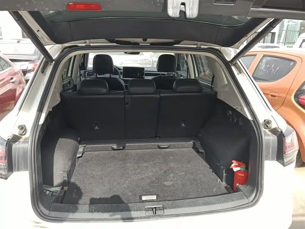 Volkswagen Tayron 2023 300TSI 2WD Luxury Plus Advanced Edition фото 9