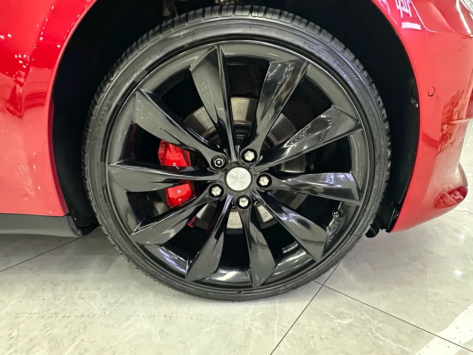 Фото 18 - Tesla Model S