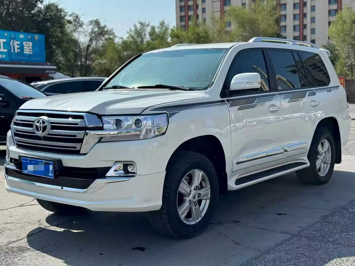 Toyota Land Cruiser (Import) 2015 2015 4.0L V6 Middle East Low Configuration Edition