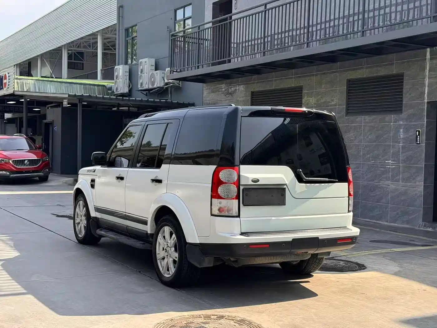 Land Rover Discovery 2010 3.0TDV6 HSE Diesel фото 9