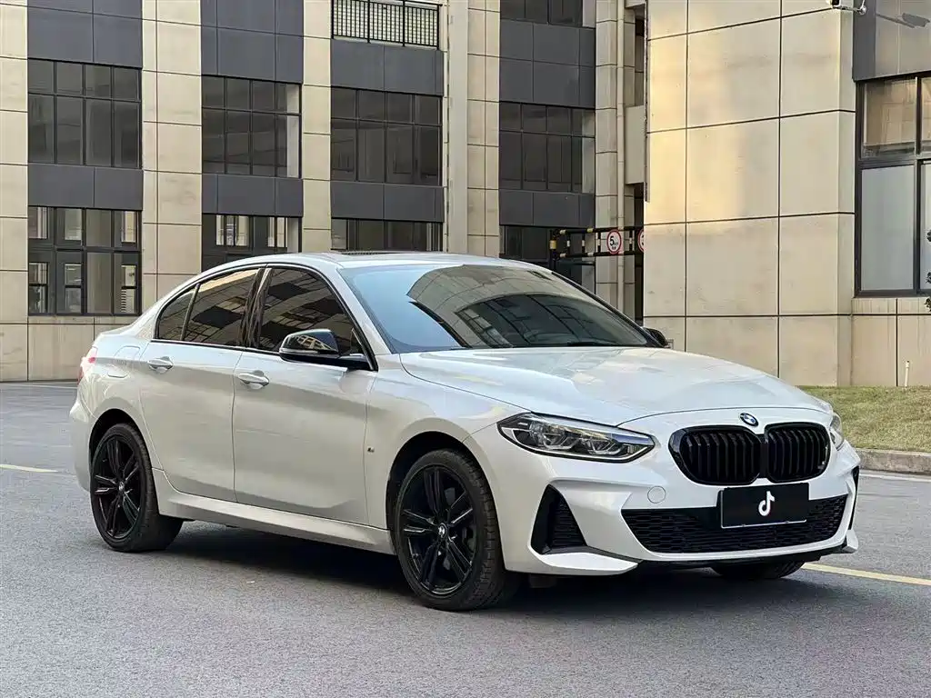 BMW 1 Series 2021 Facelift 125i M Sport Shadow Edition фото 23