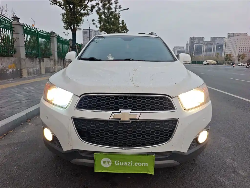 Chevrolet Captiva 2014 2.4L 2WD Urban 5-seater фото 3