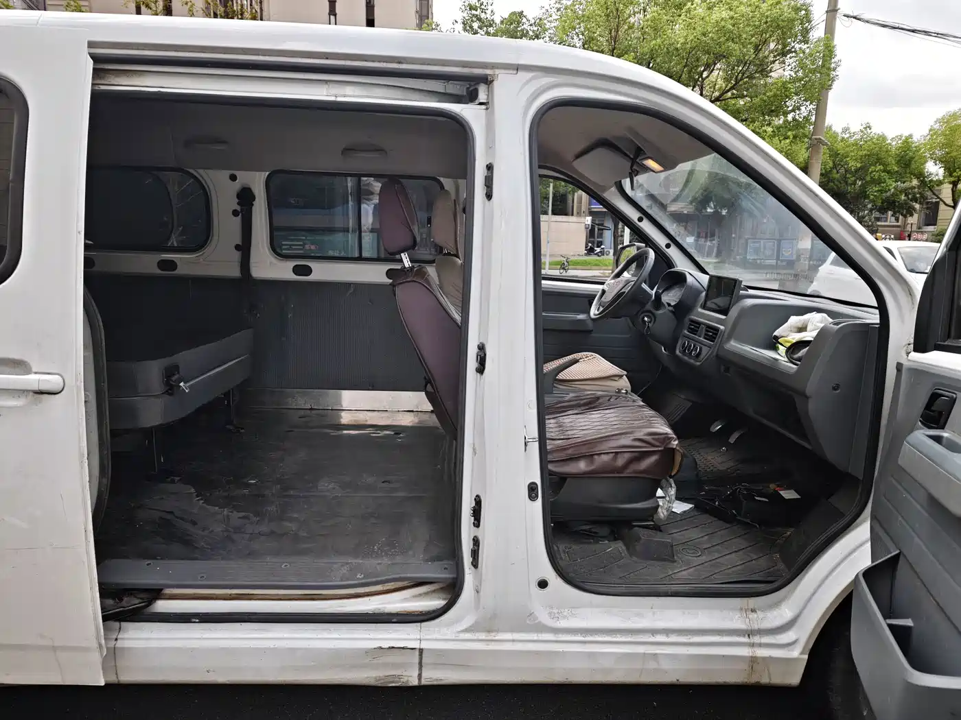 Wuling Motors Wuling Yangguang 2024 2024 300km Comfort Passenger Version 60kW