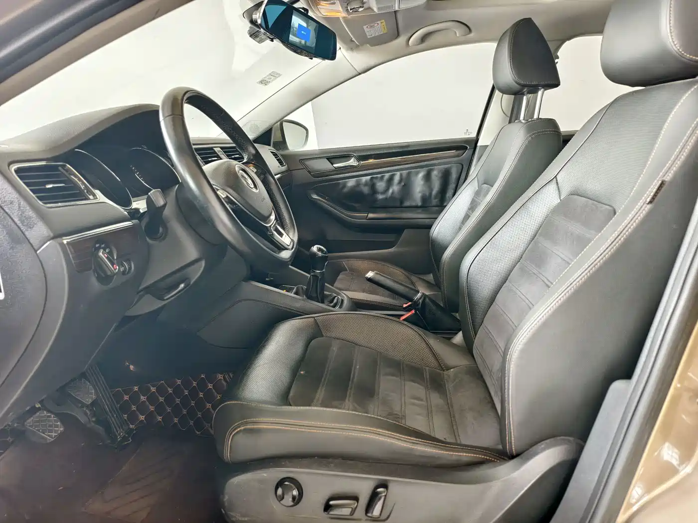 Фото 9 - Volkswagen Sagitar