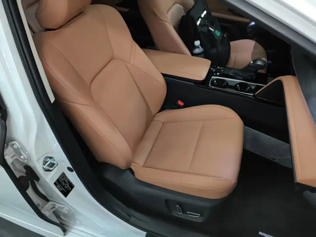 Toyota Camry 2025 2024 Hybrid 2.0HGVP Luxury Edition