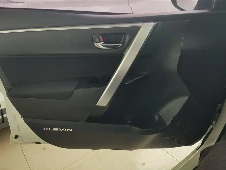 Toyota Levin 2018 185T CVT Premium Edition China V фото 7