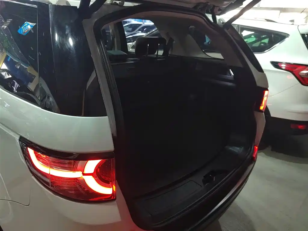 Land Rover Discovery Sport 2016 2.0T SE фото 9