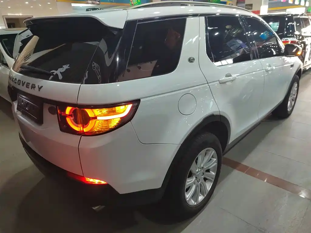 Land Rover Discovery Sport 2016 2.0T SE фото 23