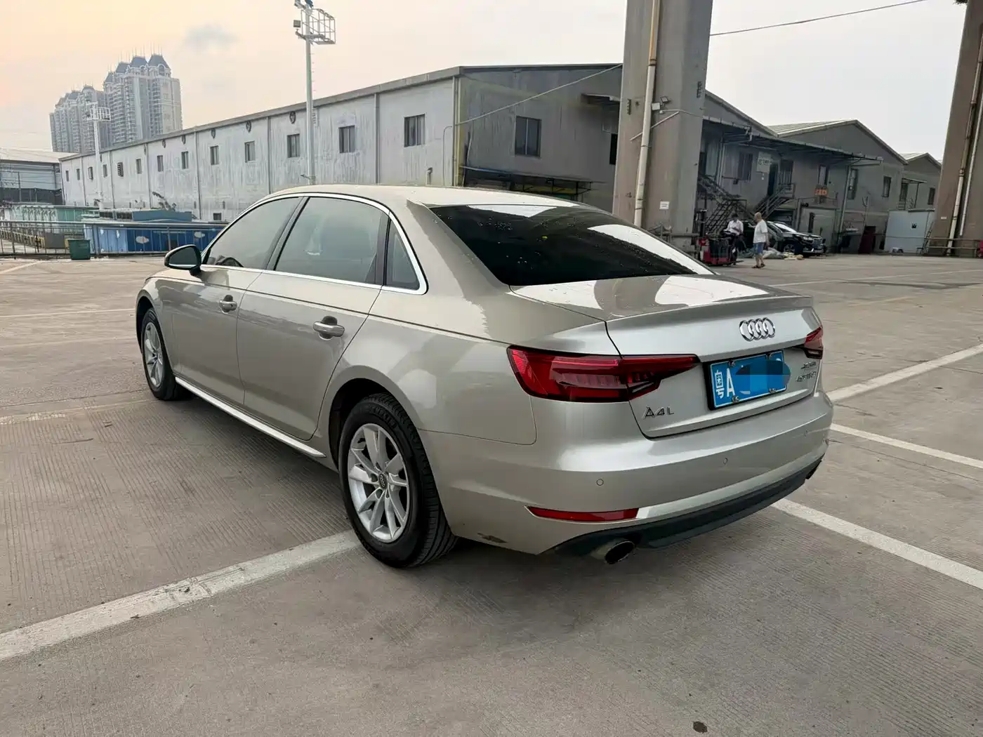 Audi A4L 2017 40 TFSI Progressive фото 5