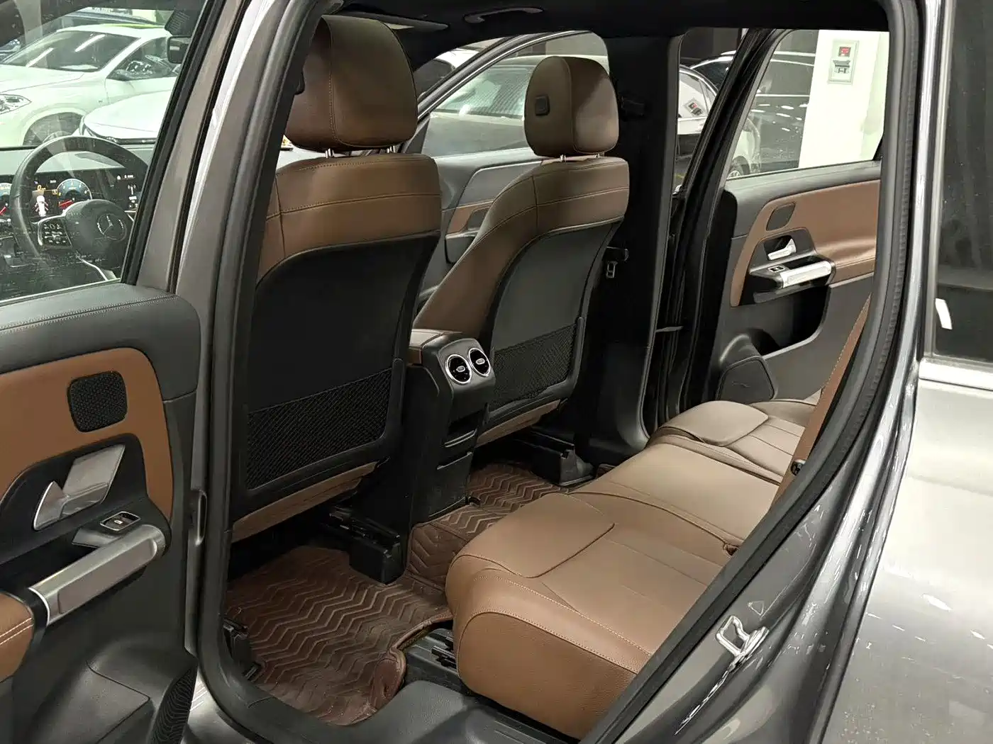 Mercedes-Benz GLB 2020 Facelift GLB 200 Dynamic фото 6