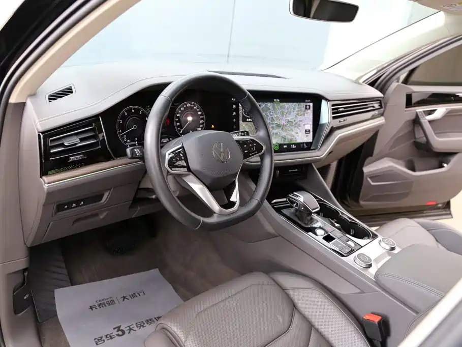 Volkswagen Touareg 2024 2023 3.0TSI R-Line Classic Sports Package