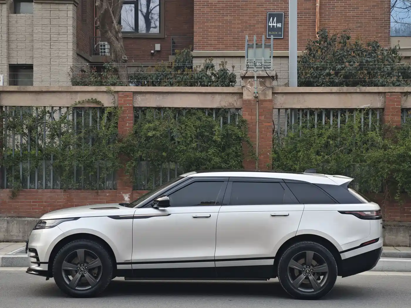 Land Rover Range Rover Velar 2018 P300 R-DYNAMIC S фото 12