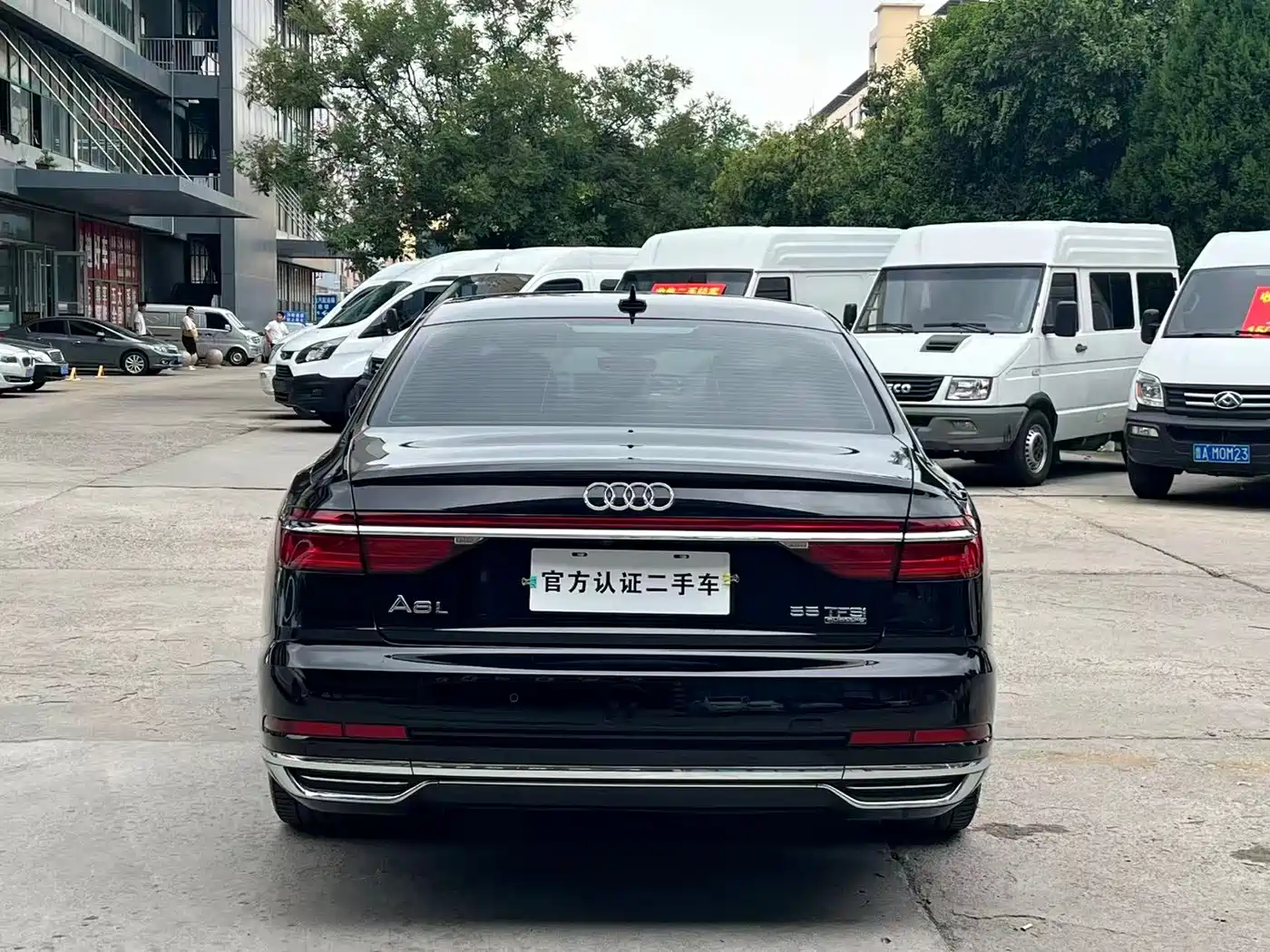 Фото 8 - Audi A8