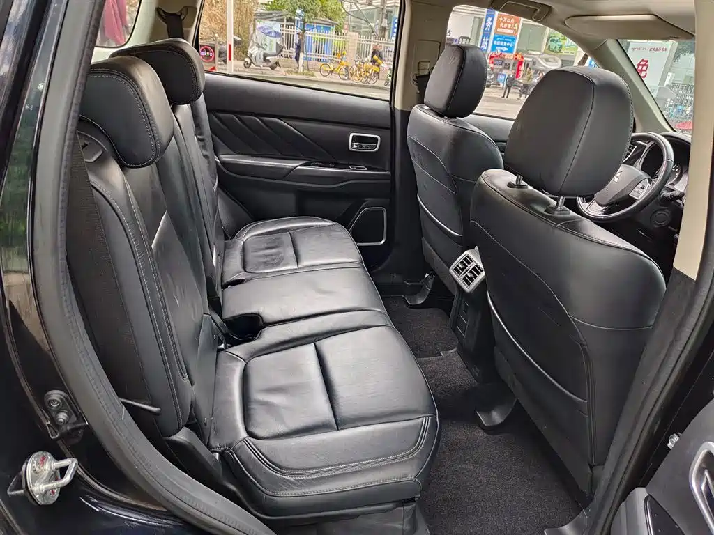 Mitsubishi Outlander 2019 2.0L 2WD Enjoy 5-Seater China VI фото 10
