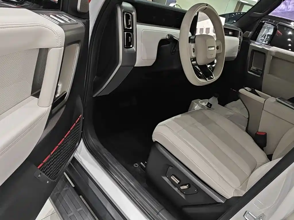 Photo 16 - iCAR V23