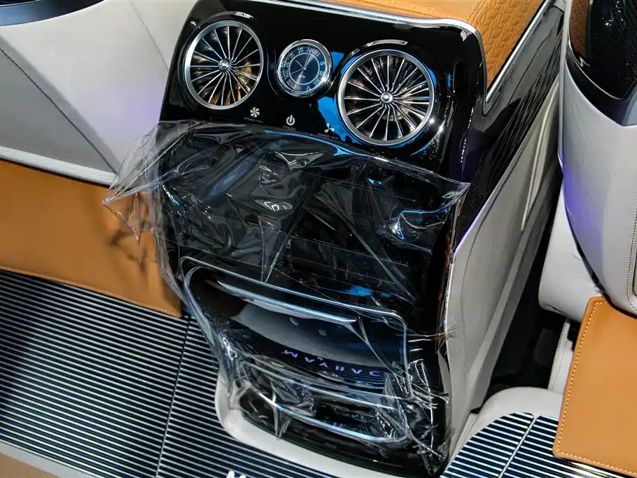 Mercedes-Benz Vito 2023 2.0T Elite 7-Seater фото 24