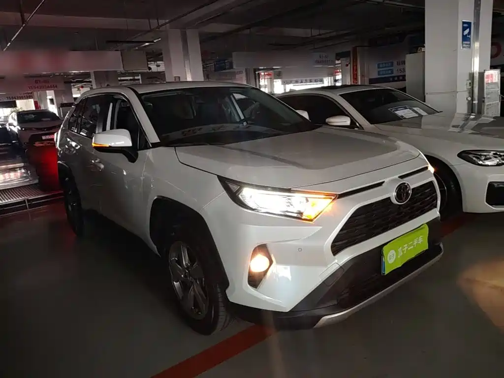 Toyota RAV4 Rongfang 2022 2.0L CVT 2WD Trend Edition фото 4