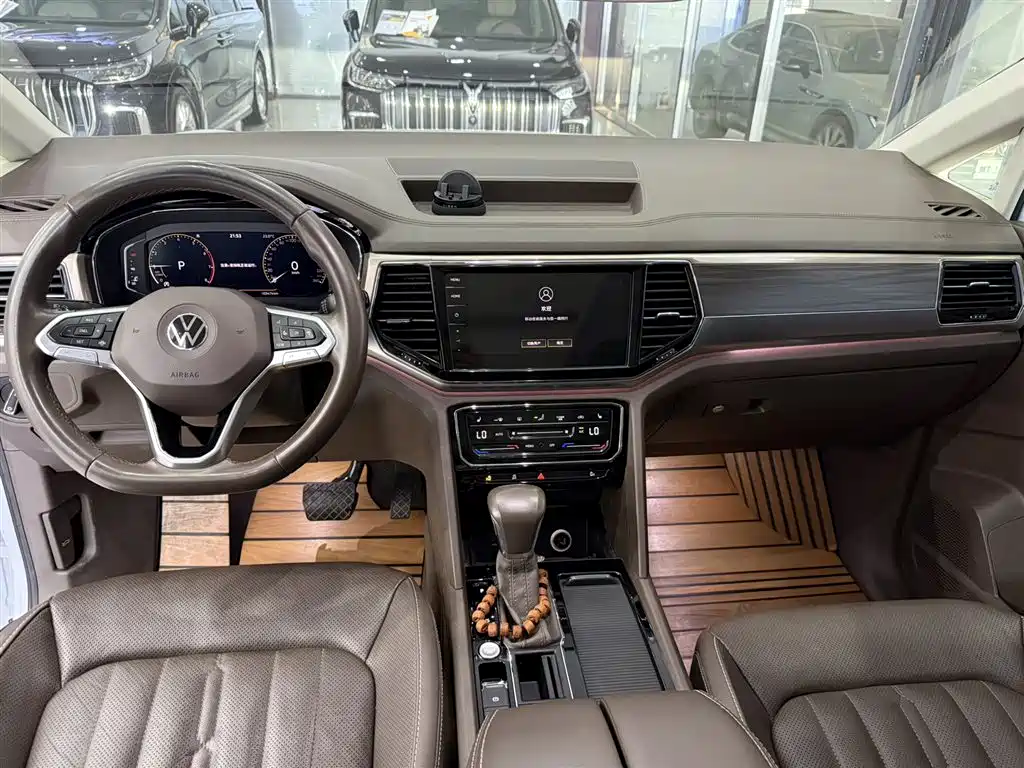 Volkswagen Viloran 2020 330TSI Luxury Edition фото 10