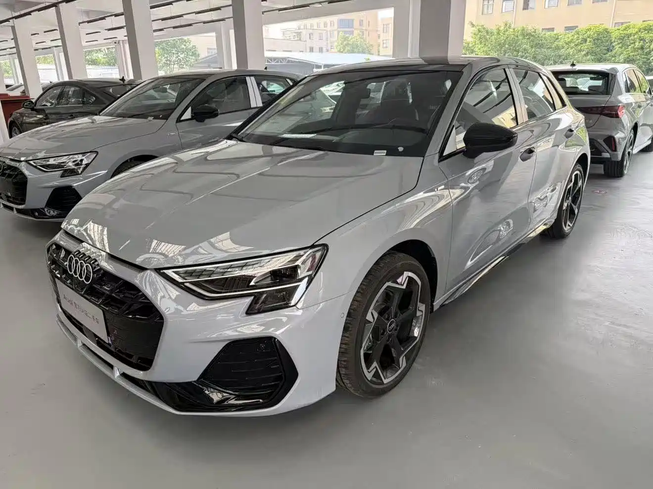 Audi A3 2025 Model Sportback 35TFSI Flying Premium + Luxury Selection Package (Southern Edition) фото 2