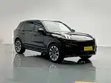 Photo 8 - Lynk & Co 09