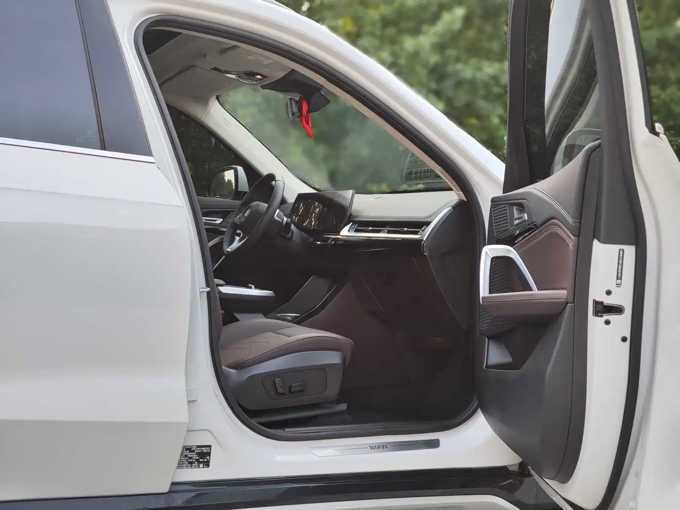 BMW iX1 2023 eDrive25L X Design Package фото 15