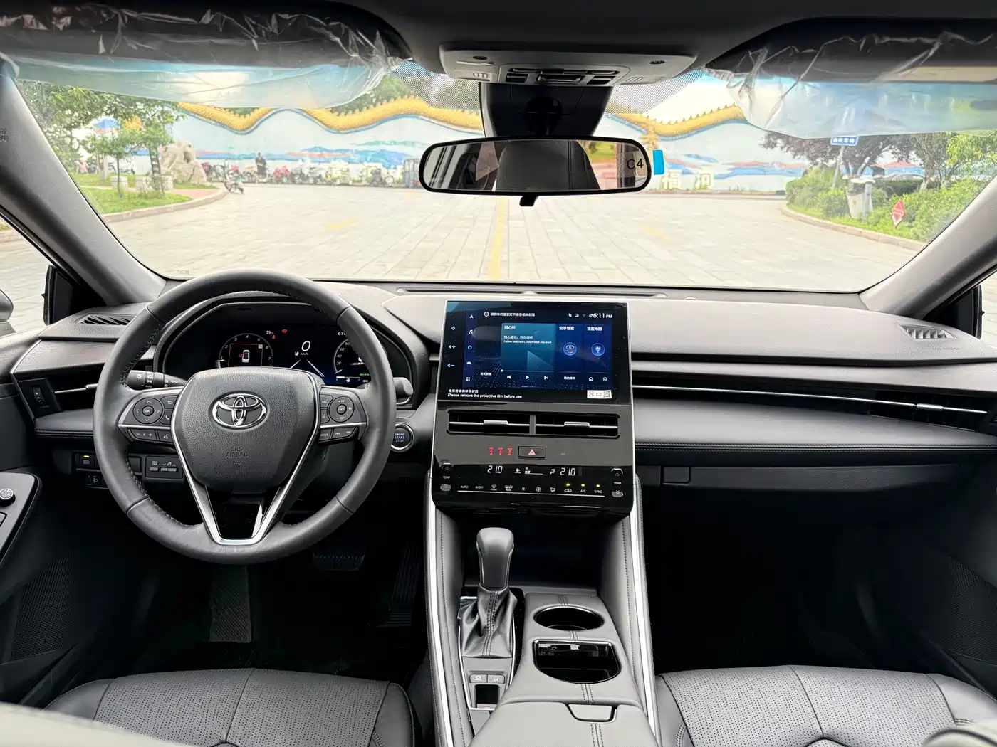 Toyota Avalon 2023 2.0L XLE Premium Edition фото 12