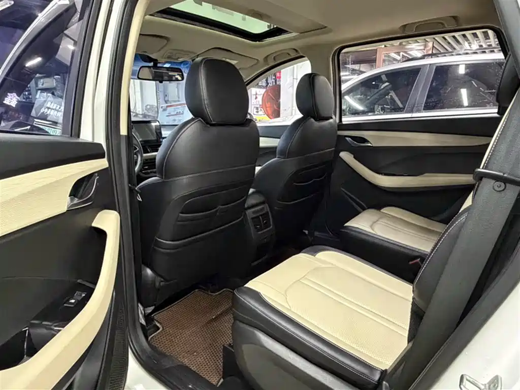 Baojun 360 2018 2018 1.5L Automatic Luxury (China V)
