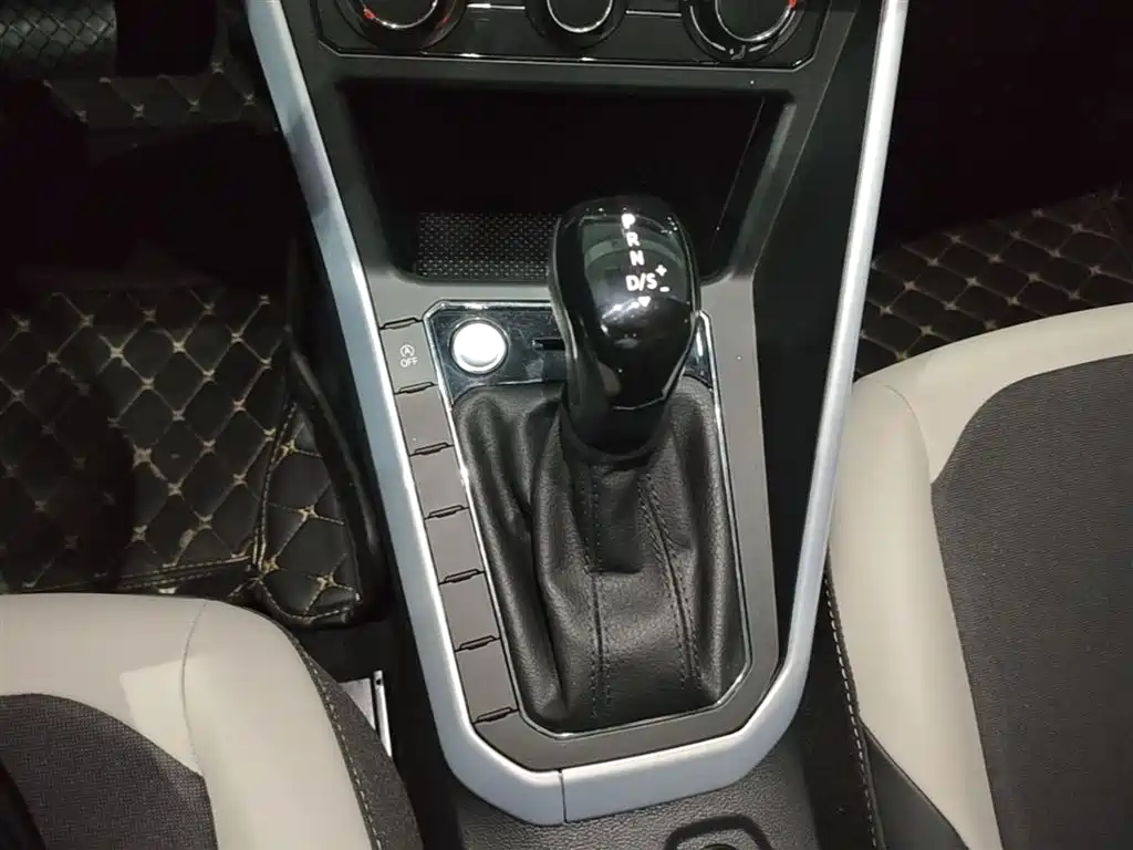 Volkswagen Polo 2021 Plus 1.5L Automatic Colorful Tech Edition фото 14