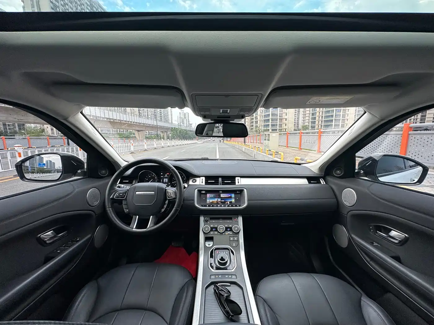 Land Rover Range Rover Evoque 2018 240PS SE Smart Edition фото 8