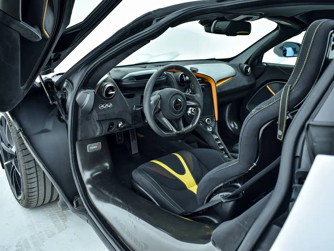 McLaren 720S 2019 4.0T Coupe фото 8
