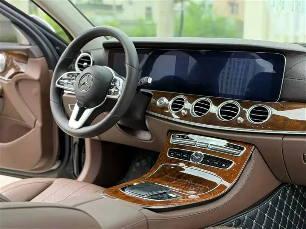 Mercedes-Benz E-Class 2020 E 300 L Fashion фото 7