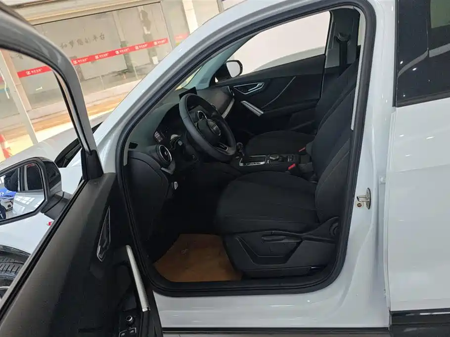 Audi Q2L 2020 35 TFSI Progressive Dynamic Model фото 9