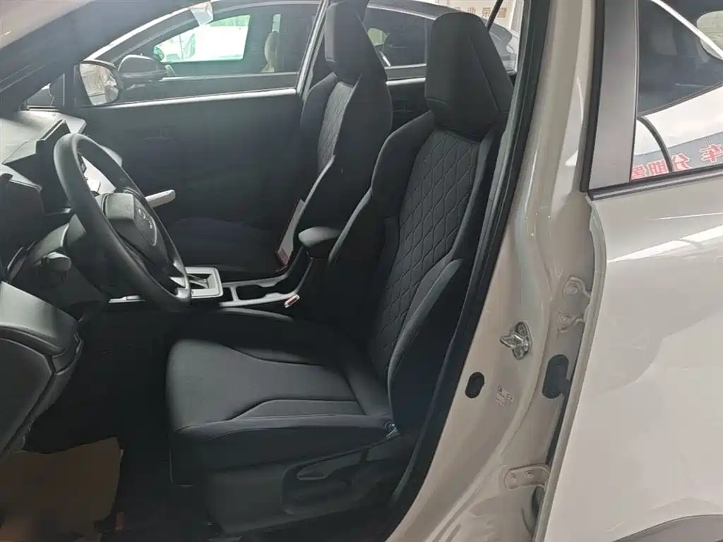 Toyota Corolla Cross 2025 2.0L Pioneer Edition фото 15