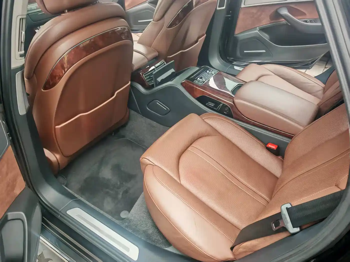 Audi A8 2012 A8L 45 TFSI quattro Comfort фото 6