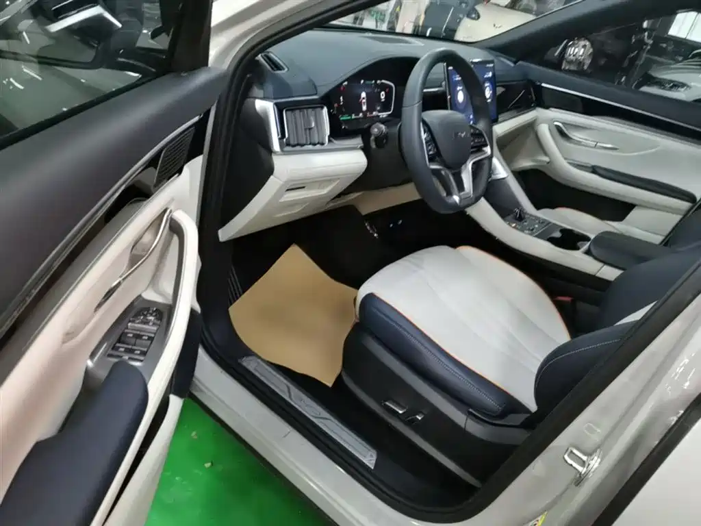BYD Song PLUS PHEV 2023 Champion Edition DM-i 150KM Flagship PLUS фото 16