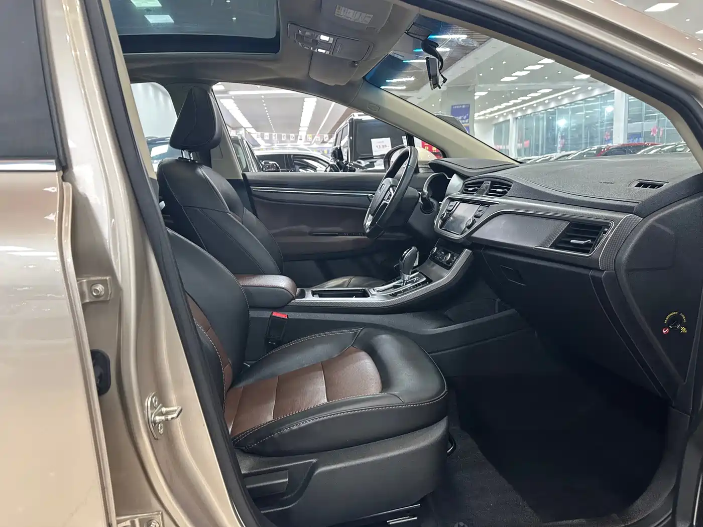 GEELY AUTOMOBILE EMGRAND GS