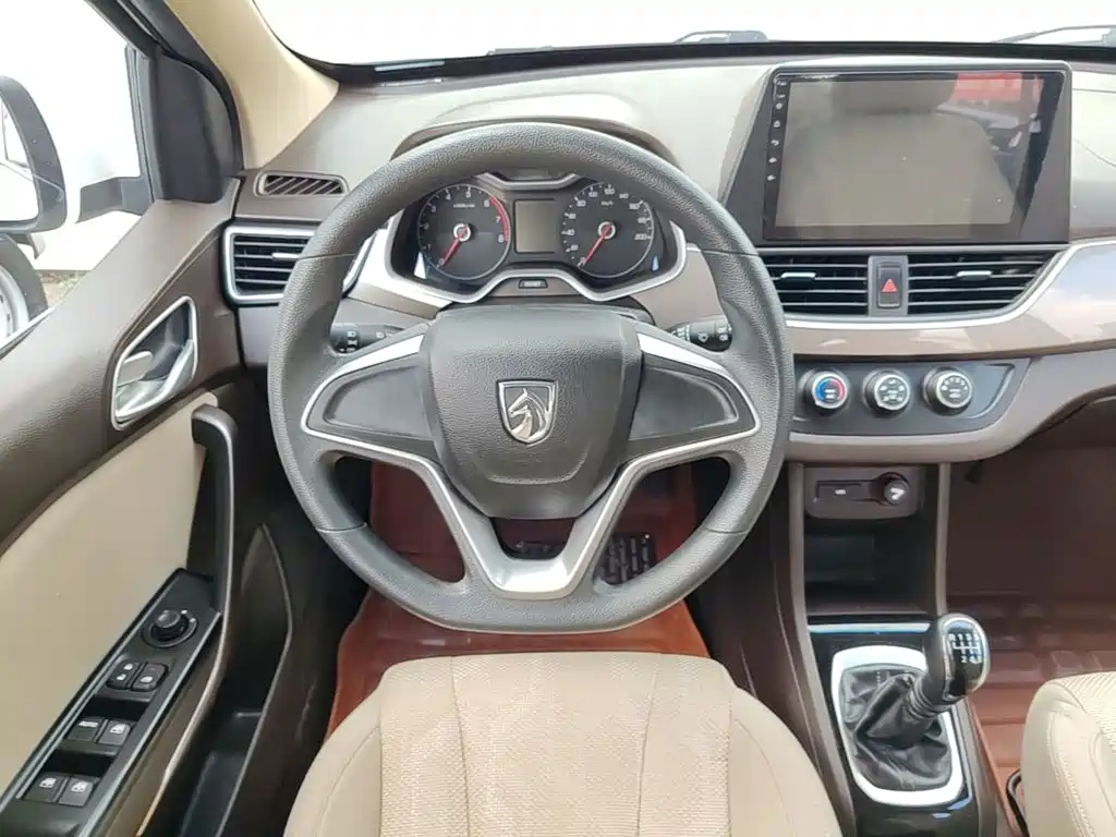 Baojun 310W 2019 2017 1.5L Manual Comfort China V