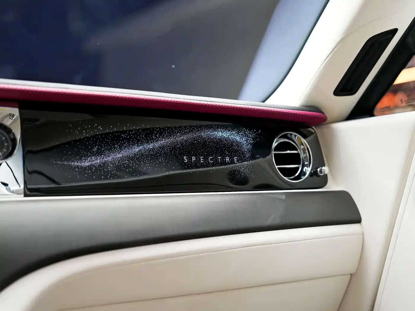 Rolls-Royce Spectre 2024 Standard Model фото 27