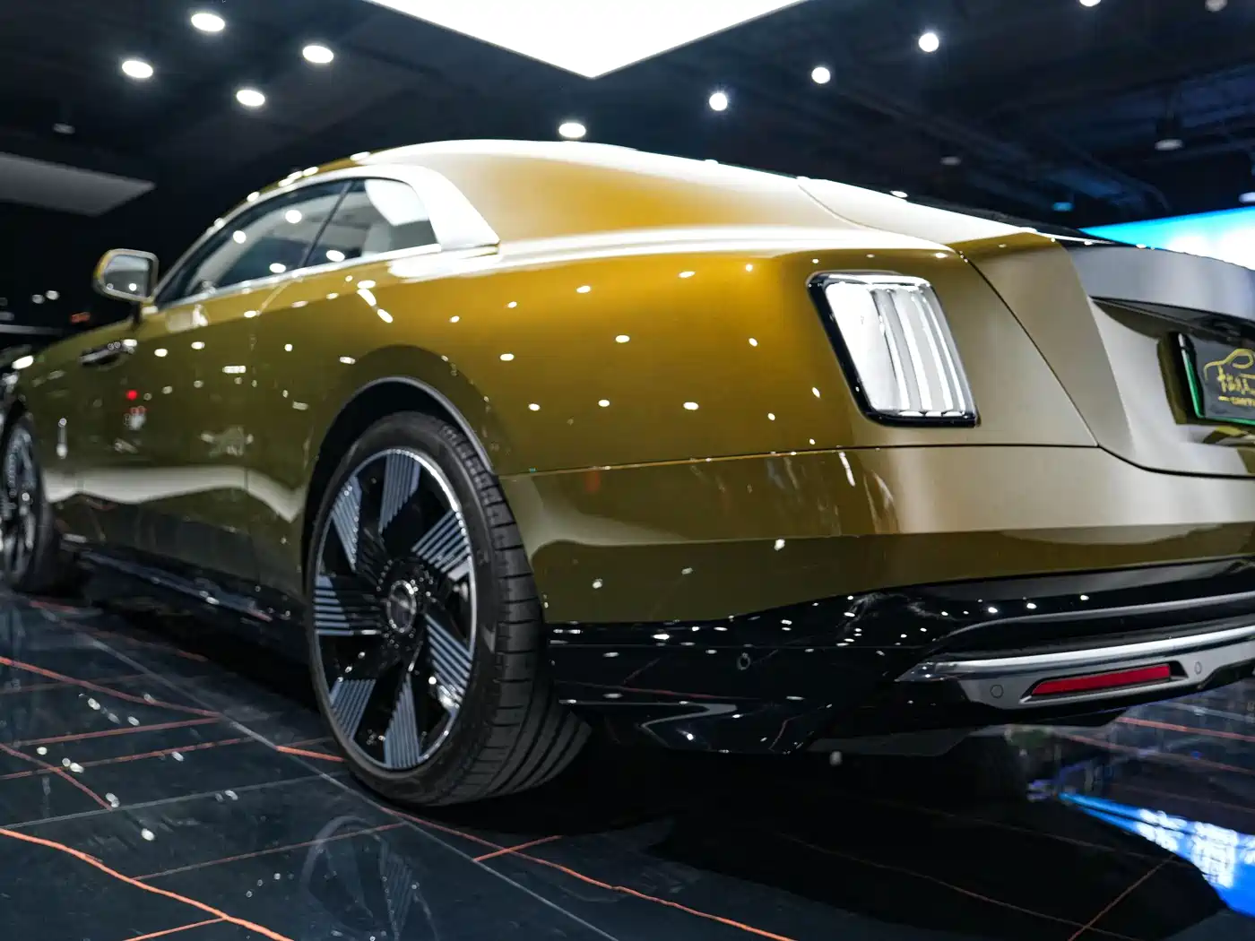 Rolls-Royce Spectre 2024 Standard Model фото 11