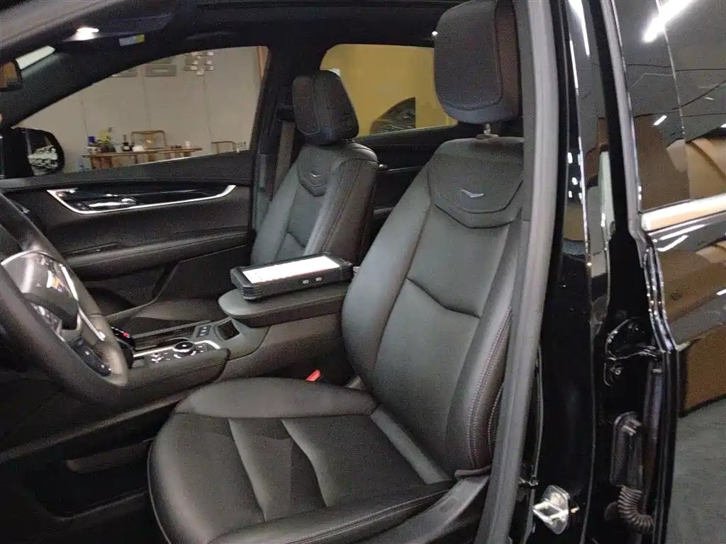 Cadillac XT5 2023 2.0T 2WD Fashion Edition фото 12