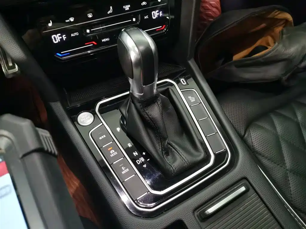 Volkswagen Magotan GTE Plug-in Hybrid 2022 GTE Luxury фото 6