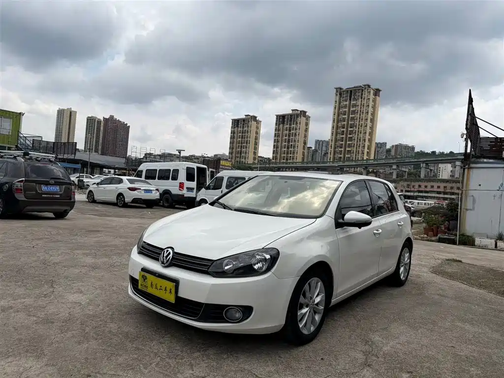Volkswagen Golf 2012 1.6 Automatic Luxury Edition