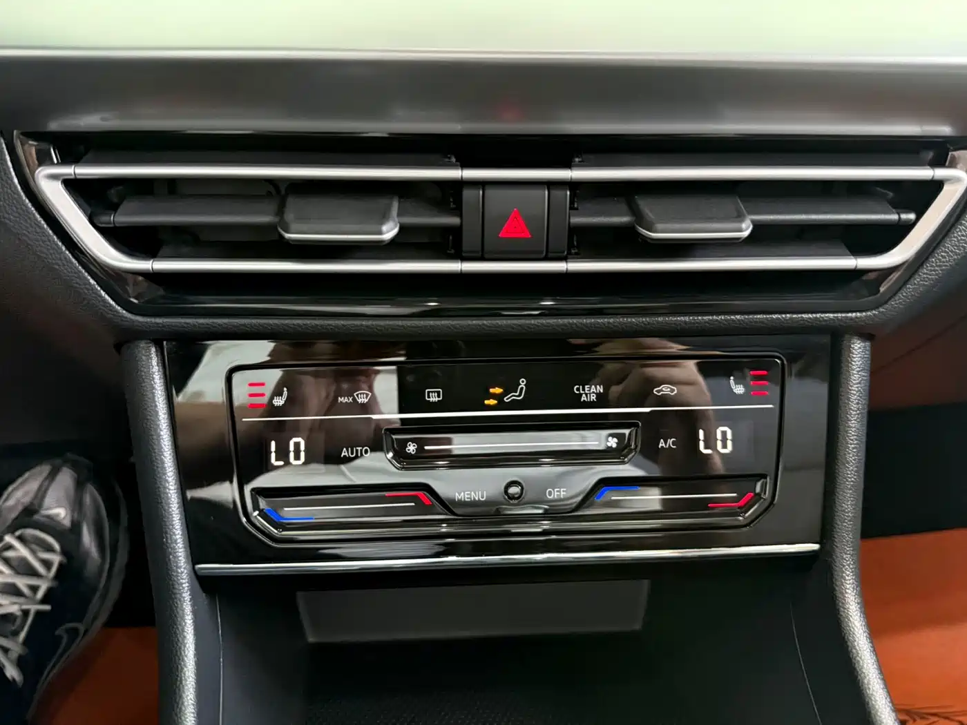 Volkswagen Lavida 2023 280TSI DSG Starlight Comfort Edition фото 12
